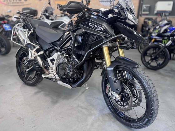 TRIUMPH TIGER 1200 BLACK EDITION TRIUMPH TIGER 1200 BLACK EDITION